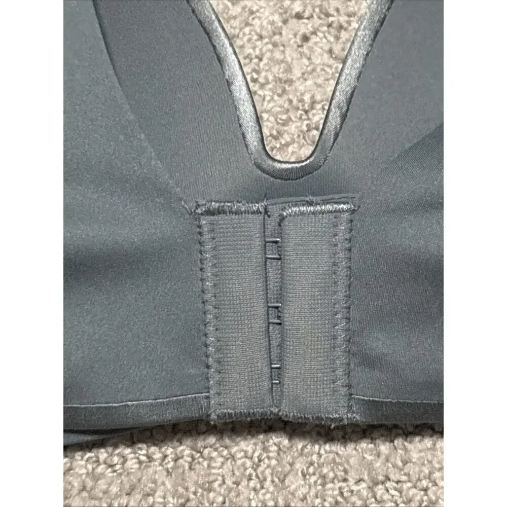 Underoutfit The No Strings Attached Wire Free Strapless Bra Size 2XL Gray NWT